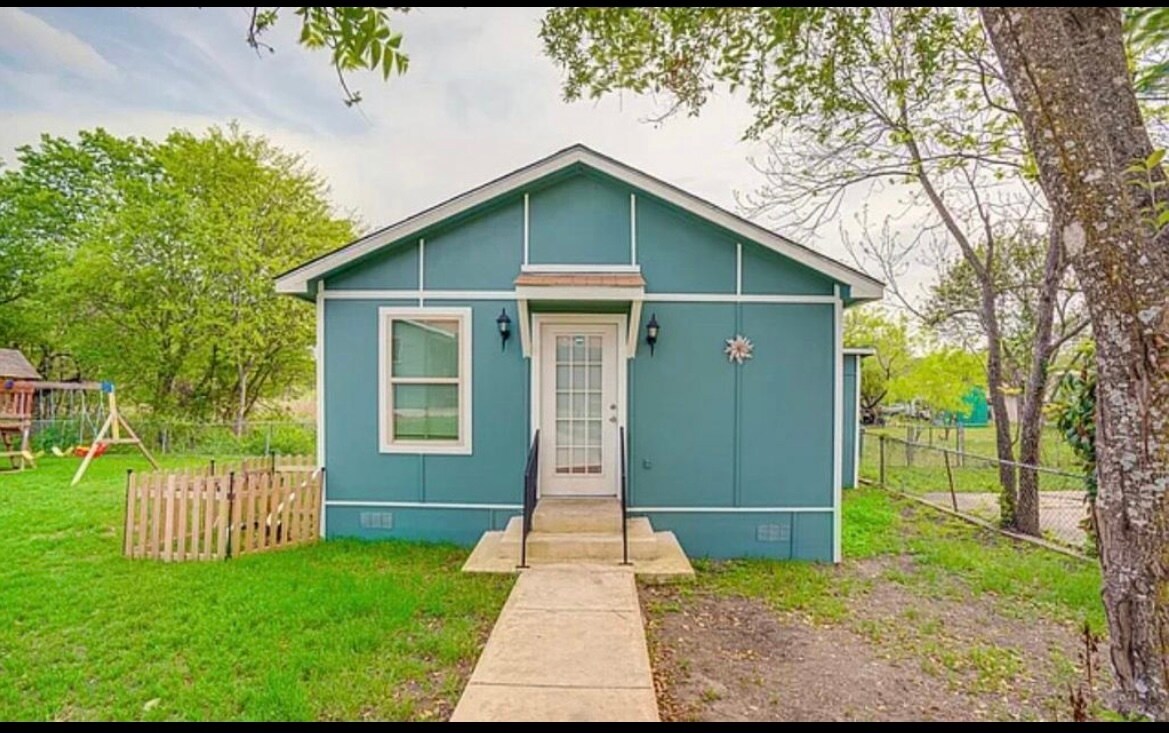 The Cozy Casita - 910 Sutton Dr