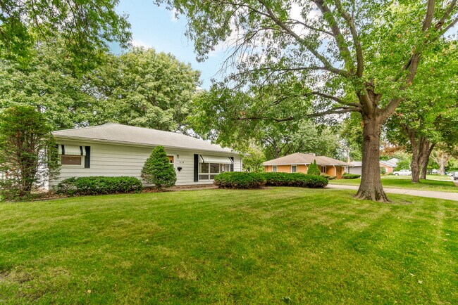 Foto del edificio - 1238 S Hill Dr
