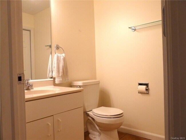 Building Photo - 210 Sandpiper Ct