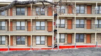 Building Photo - 3000 Guadalupe St