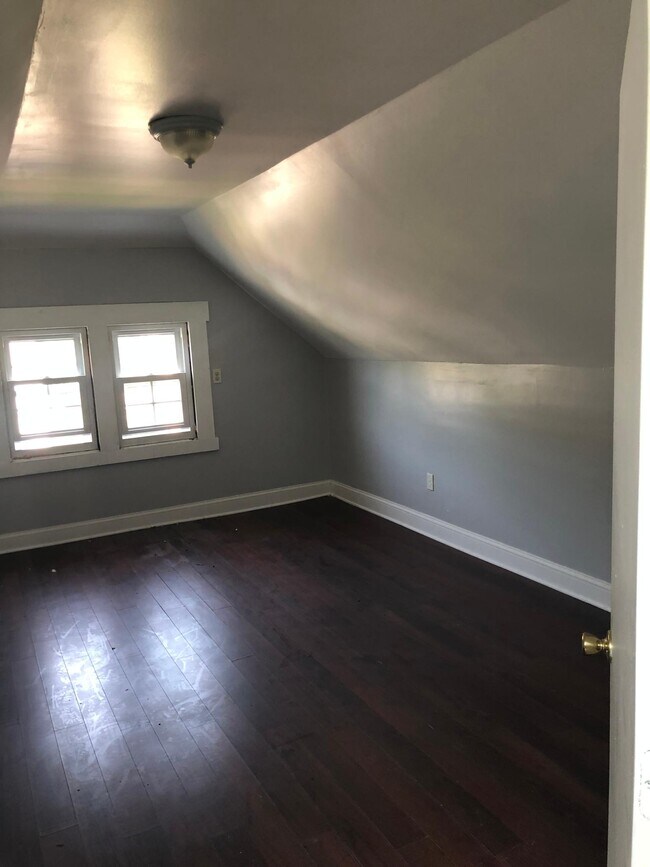 bedroom - 80 Woodlawn St