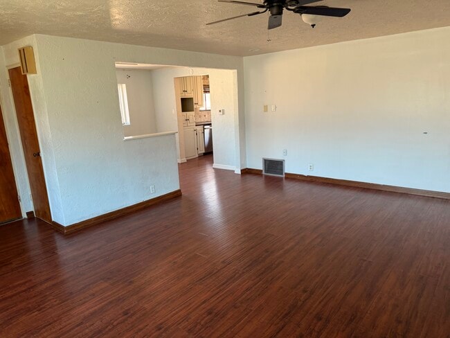 Building Photo - 113 Stull Ct