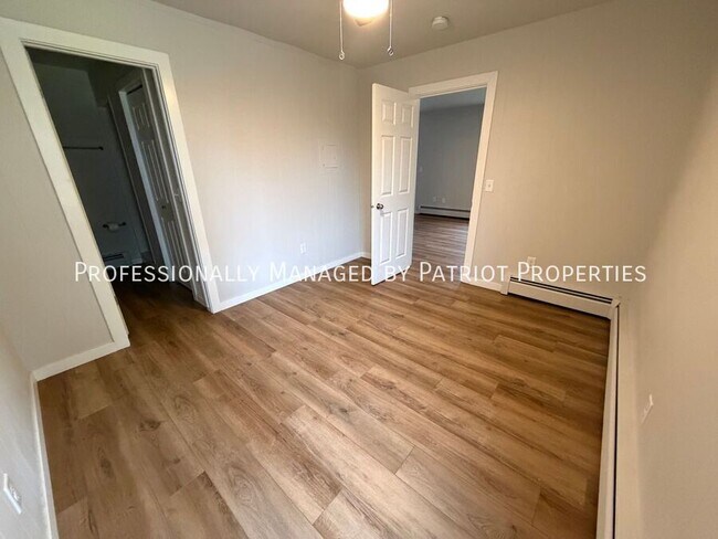 Foto del edificio - 133 N Main St