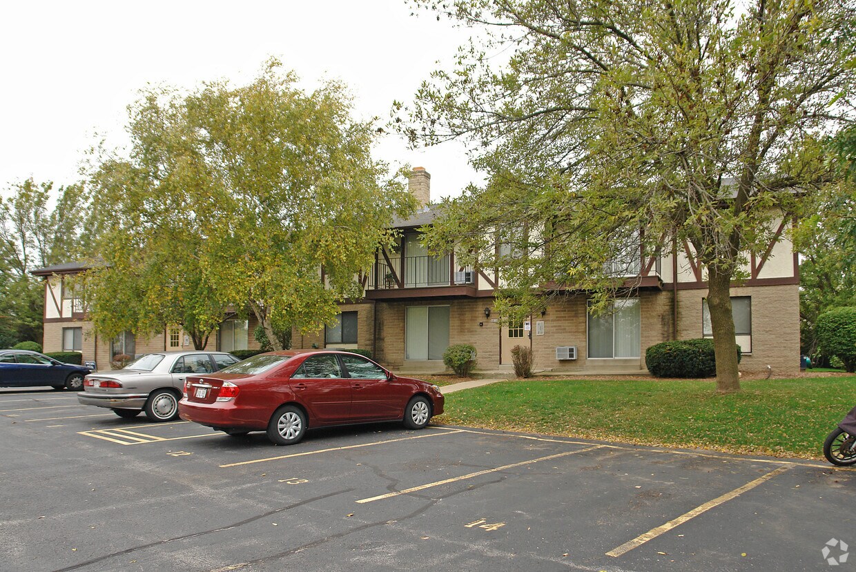 Building Photo - 4800-4810 Indian Hills Dr