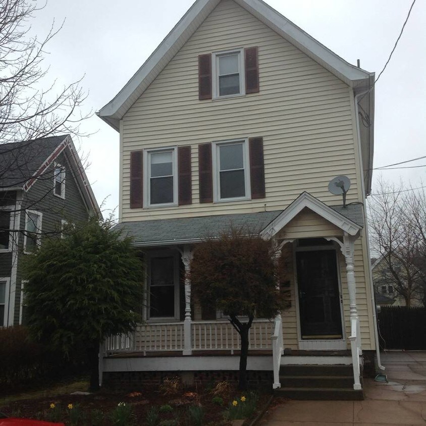 Front of house - 31 Linden St