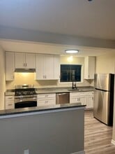 Building Photo - 410 W Lindbergh Blvd