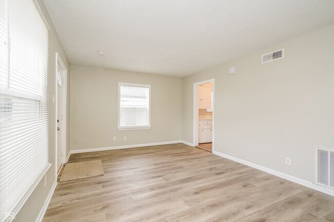 Foto del edificio - 3428 N Riley Ave