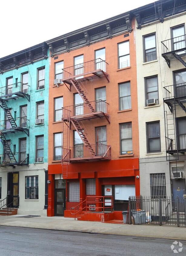 Primary Photo - 239 E 111th St