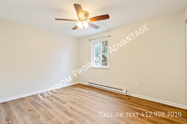 Building Photo - 320 Bank St