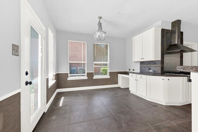 Foto del edificio - 1413 Westmont Dr