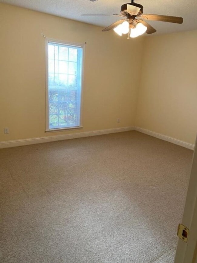 Building Photo - 107 Westcott Ln