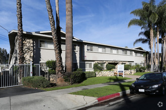 Building Photo - Yarmouth Gardens