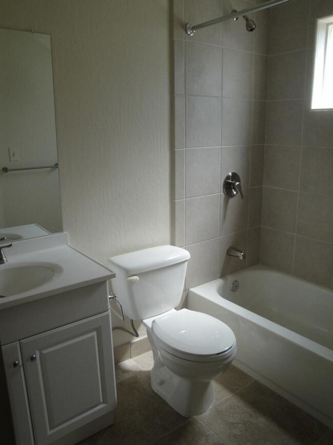 Foto del edificio - Santa Clara 2 Bedroom Apartment