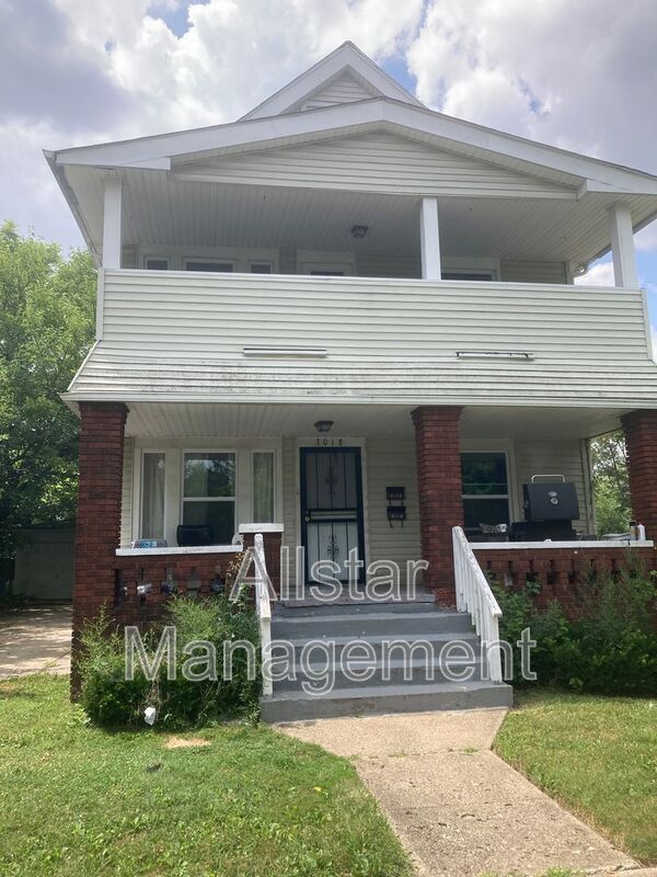 Foto principal - 3018 E 125th St