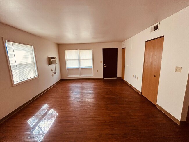 Foto del edificio - 408 E Maple St
