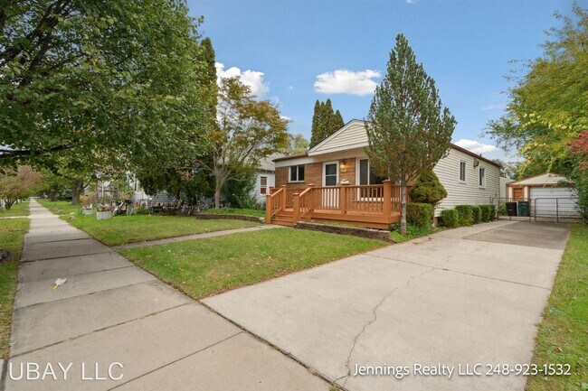 Building Photo - 3 br, 1 bath House - 2750 Paxton St.