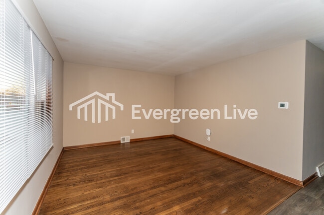 Foto del edificio - 4806 W Hampton Ave