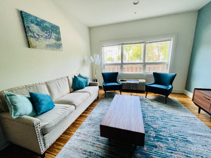 Primary Photo - 205 Easton Ave