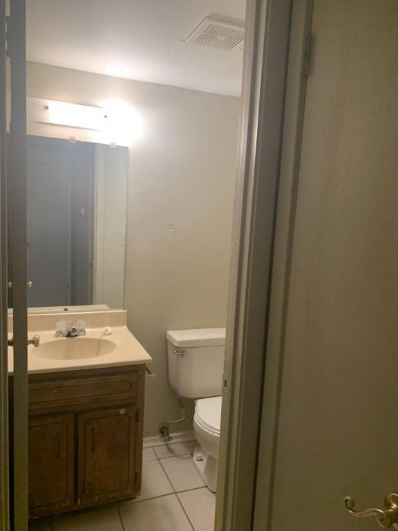 Building Photo - 1805 Cedar Heights
