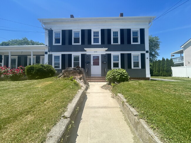 Building Photo - 1615 Cranston St