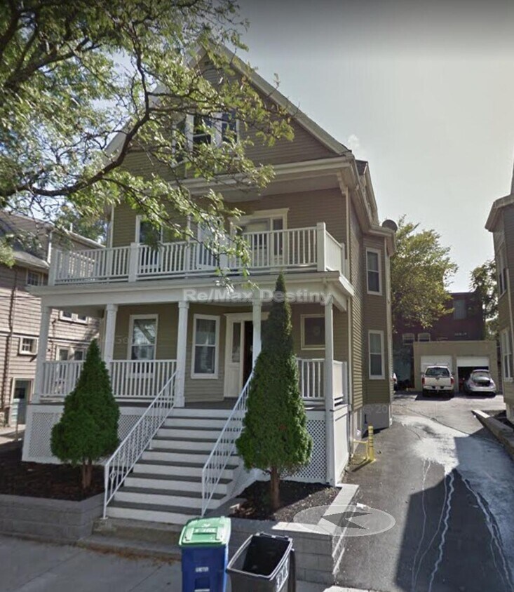 Primary Photo - 14 Madison St