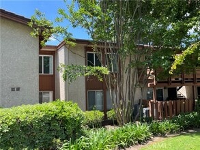 Building Photo - 3719 Country Club Dr