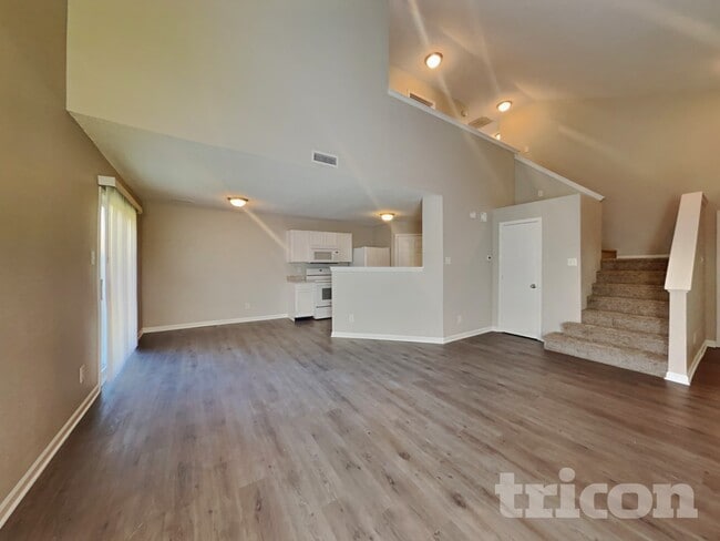 Foto del edificio - 4518 Redcliff S Ln