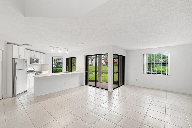 Foto del edificio - 439 NW 36th Ave