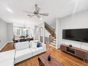 Building Photo - 15850 Quorum Dr