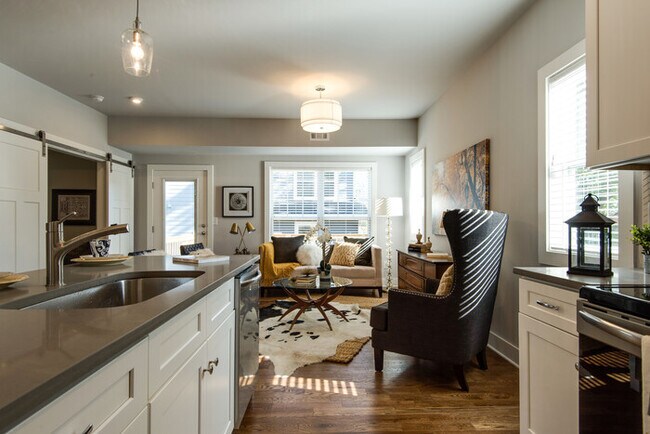 Building Photo - Modern 2 Bed 2 Bath House in The Nations!