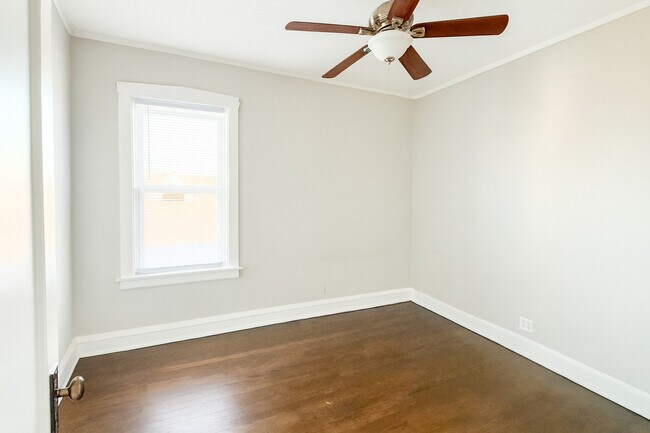 Foto del edificio - 2839 N Newland Ave