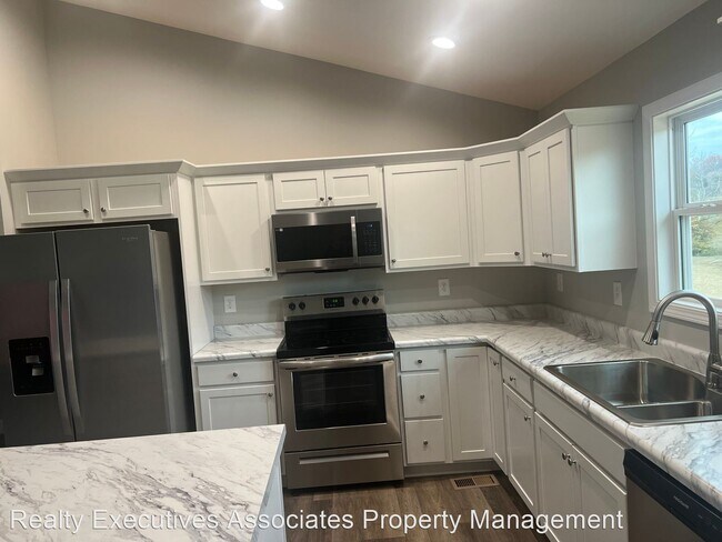 Building Photo - 3 br, 2 bath House - 304 Luttrell Road