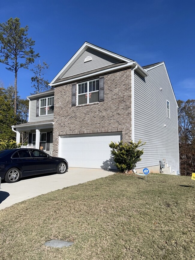 Building Photo - Beautiful Home in Piedmont