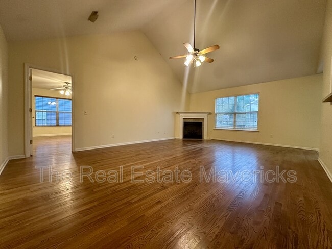 Photo - 1720 Hawk Run Ln House