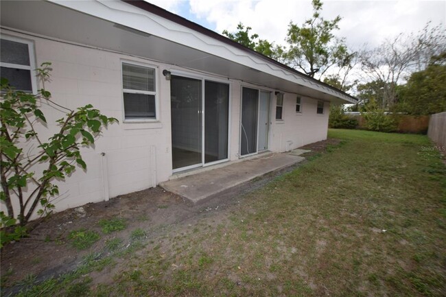Building Photo - 1031 Royal Palm Ave
