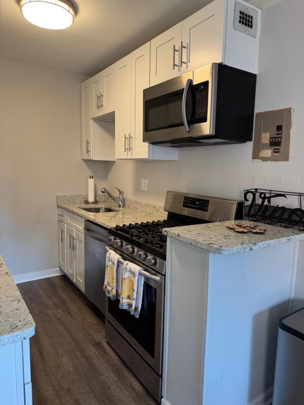 Building Photo - 1200 S Arlington Ridge Rd