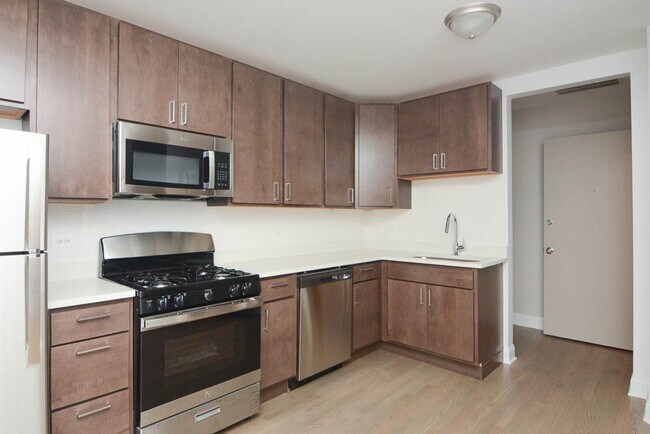 Foto del edificio - 3405 W Fullerton Ave