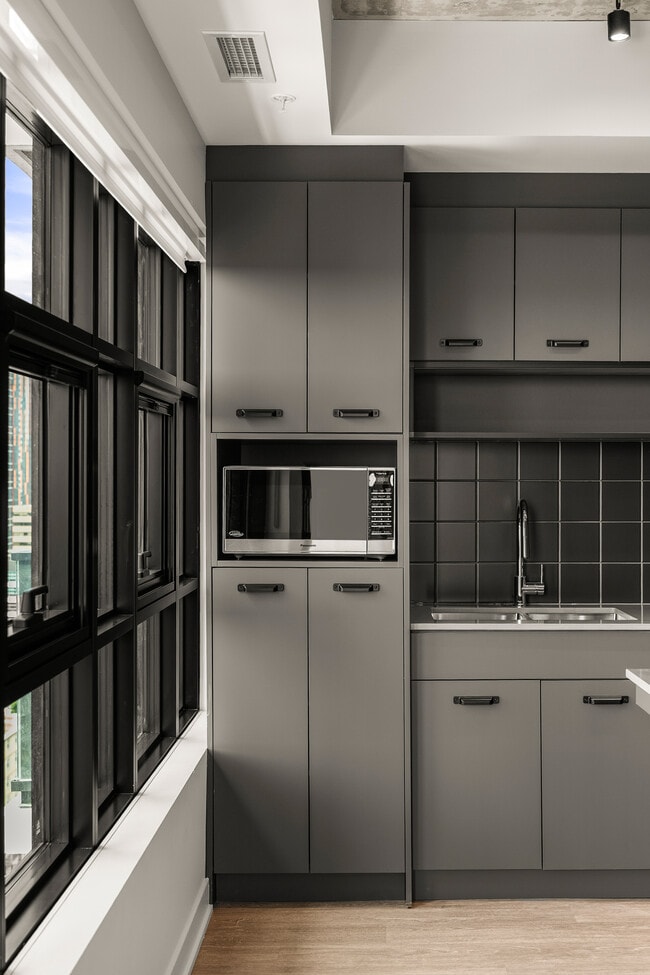 K-1 Suite - Kitchen - Fourth Street Lofts (4SL)