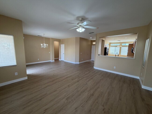 Foto del edificio - Lovely Three Bedroom Home