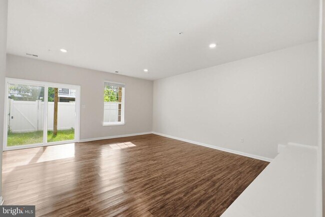 Foto del edificio - 1806 Kellington Ct