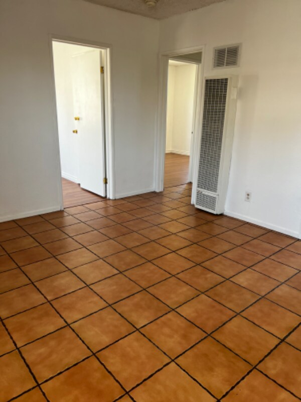 Foto del edificio - 12576 Adelphia Ave