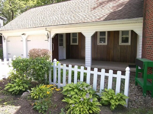 Building Photo - 5045 Medhurst Ave