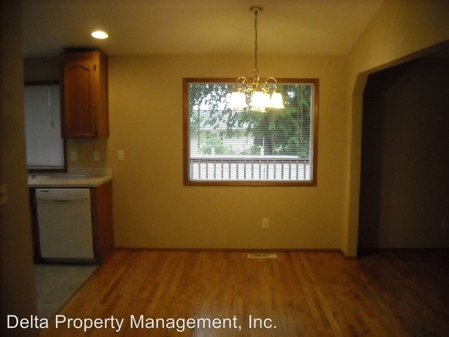 Building Photo - 3 br, 2 bath House - 6408 72nd Dr NE