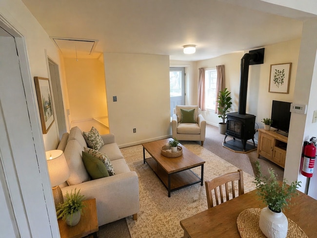 Building Photo - Upstairs 1 Bedroom, 1 Bathroom Apartment - Shippensburg, PA!
