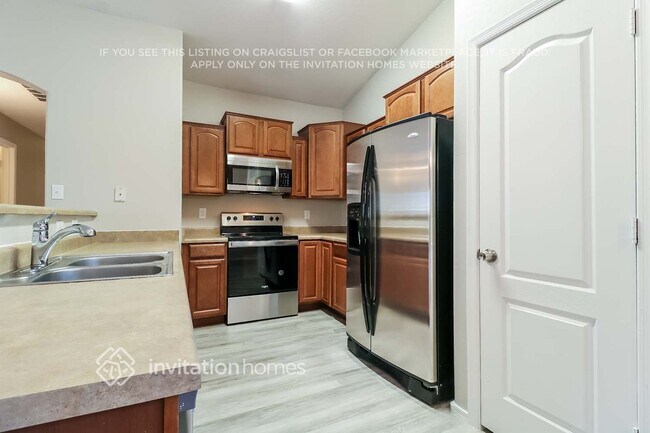 Building Photo - 5448 S 237th Ln