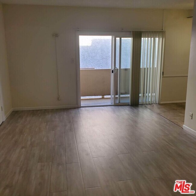 Foto del edificio - 3734 Vinton Ave