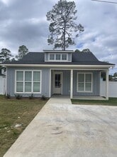 Building Photo - 102 W 9th St