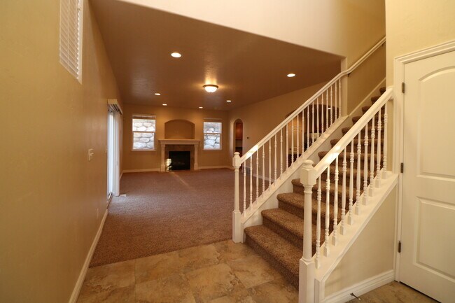 Building Photo - Traverse Mountain Home