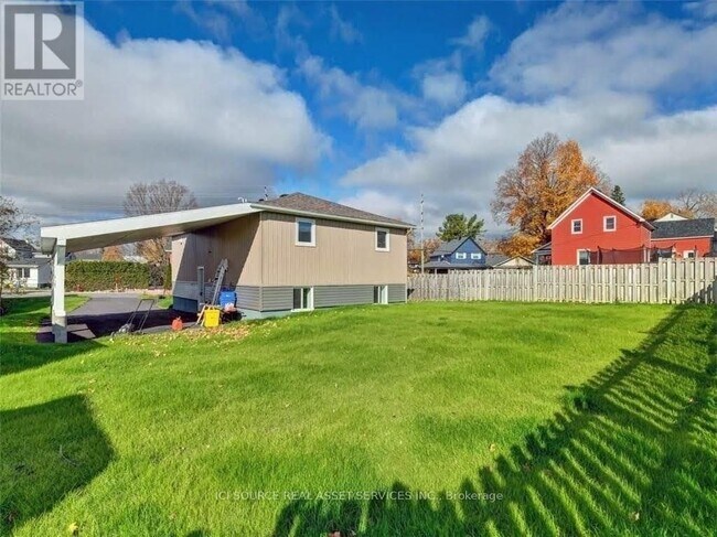 Photo du bâtiment - 101 Main St E