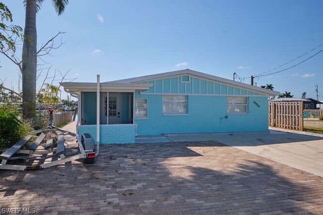 Building Photo - 2555 Cay Cove